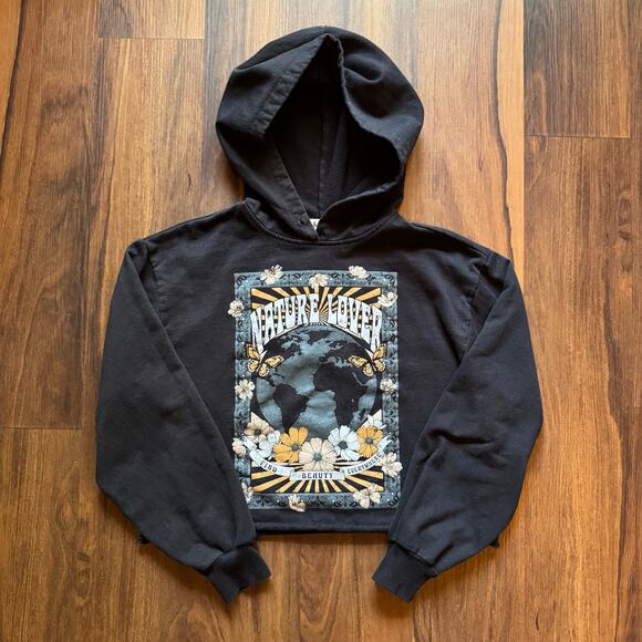 Nature Lover Graphic Hoodie M Black Cropped Sweatshirt Earth Floral Butterfly - Picture 1 of 4